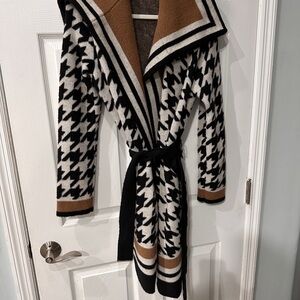 White House Black Market Houndstooth Cardigan Black and White